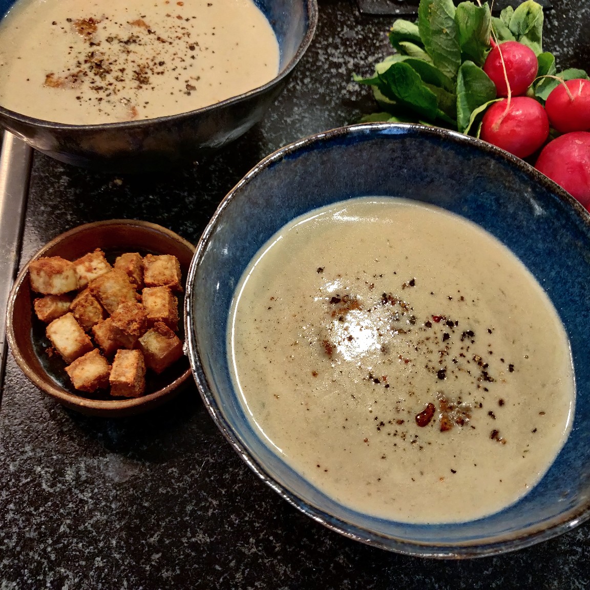 Vegant - Garlic and bread soup